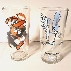 Pair PEPSI LOONEY TUNES Beaky Buzzard & Road  Runner DRINKING Glasses 19…